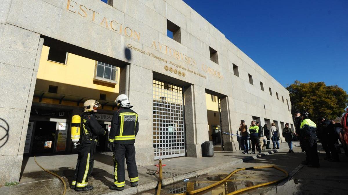 Desalojan la estación de autobuses de Córdoba por un incendio