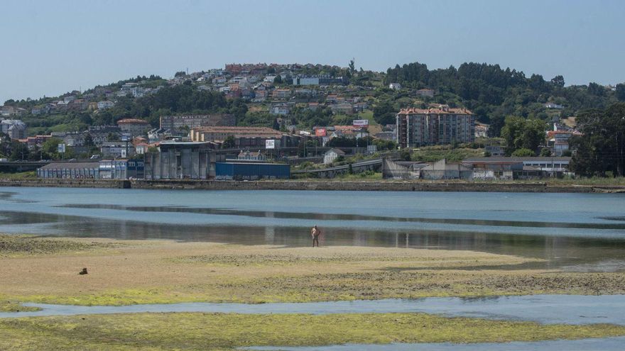 Los mariscadores de O Burgo alertan de que la ría solo tiene bivalvos para faenar dos días
