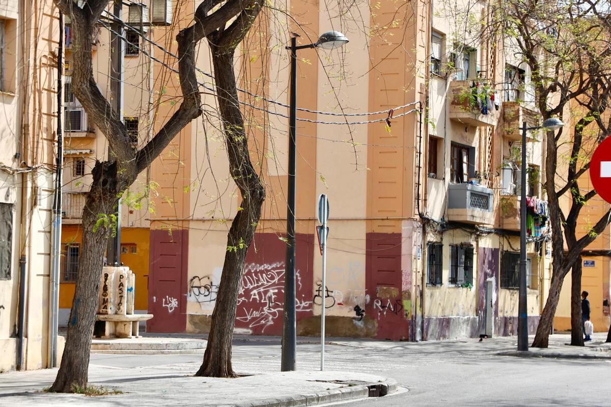 Mientras se dedice si se derriban o no, los residentes urgen a tomar otras medidas somo la rehabilitación de los inmuebles