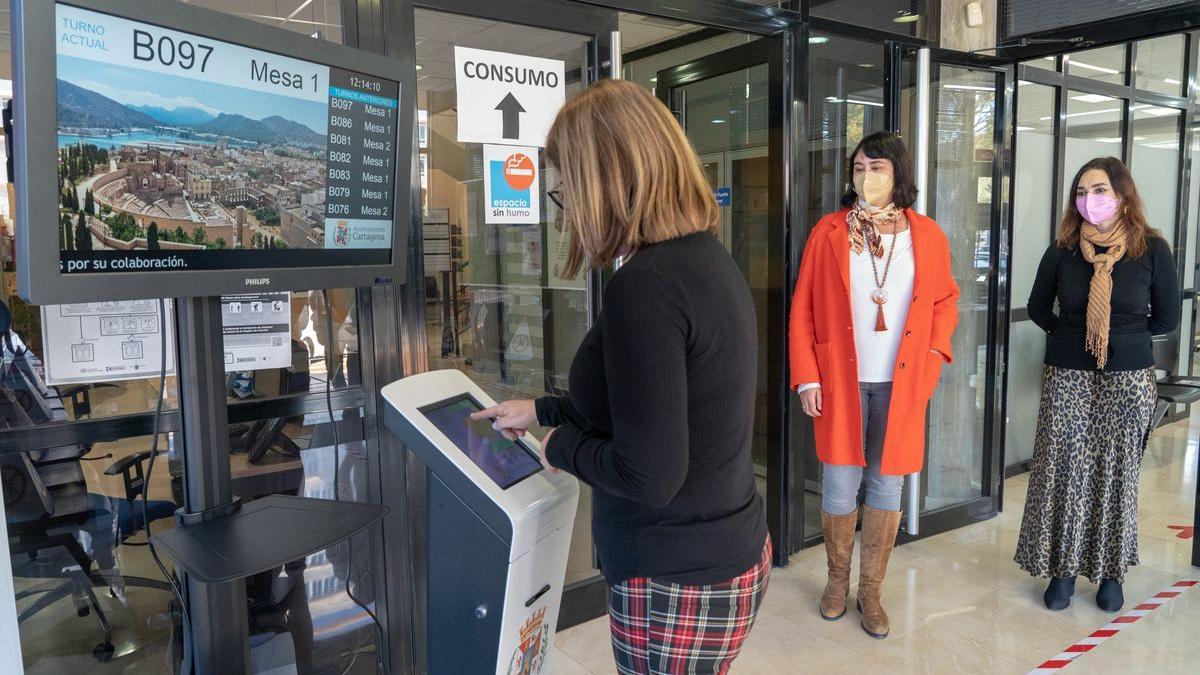 Trámites informáticos en el Ayuntamiento de Cartagena.