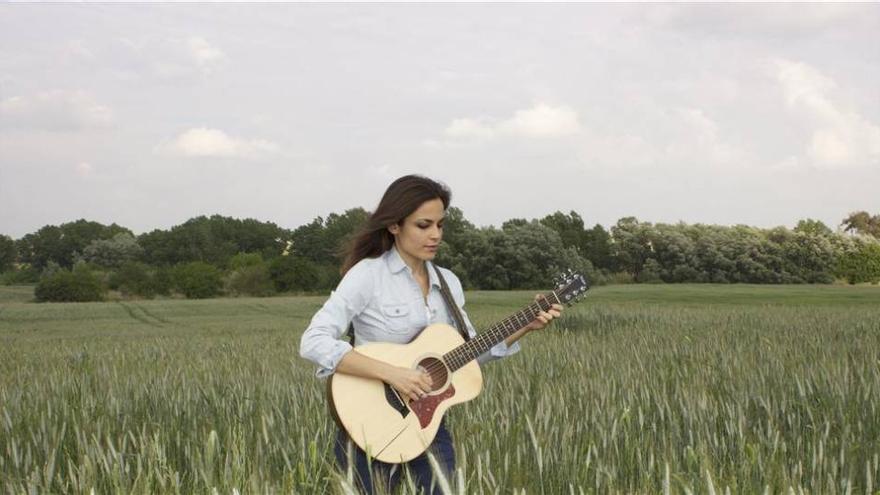 La cantante Gloria Ariza ofrece un concierto en el Real Jardín Botánico