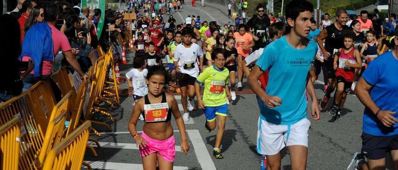 La maratón popular de Meaño incluye una andaina solidaria.  // Iñaki Abella