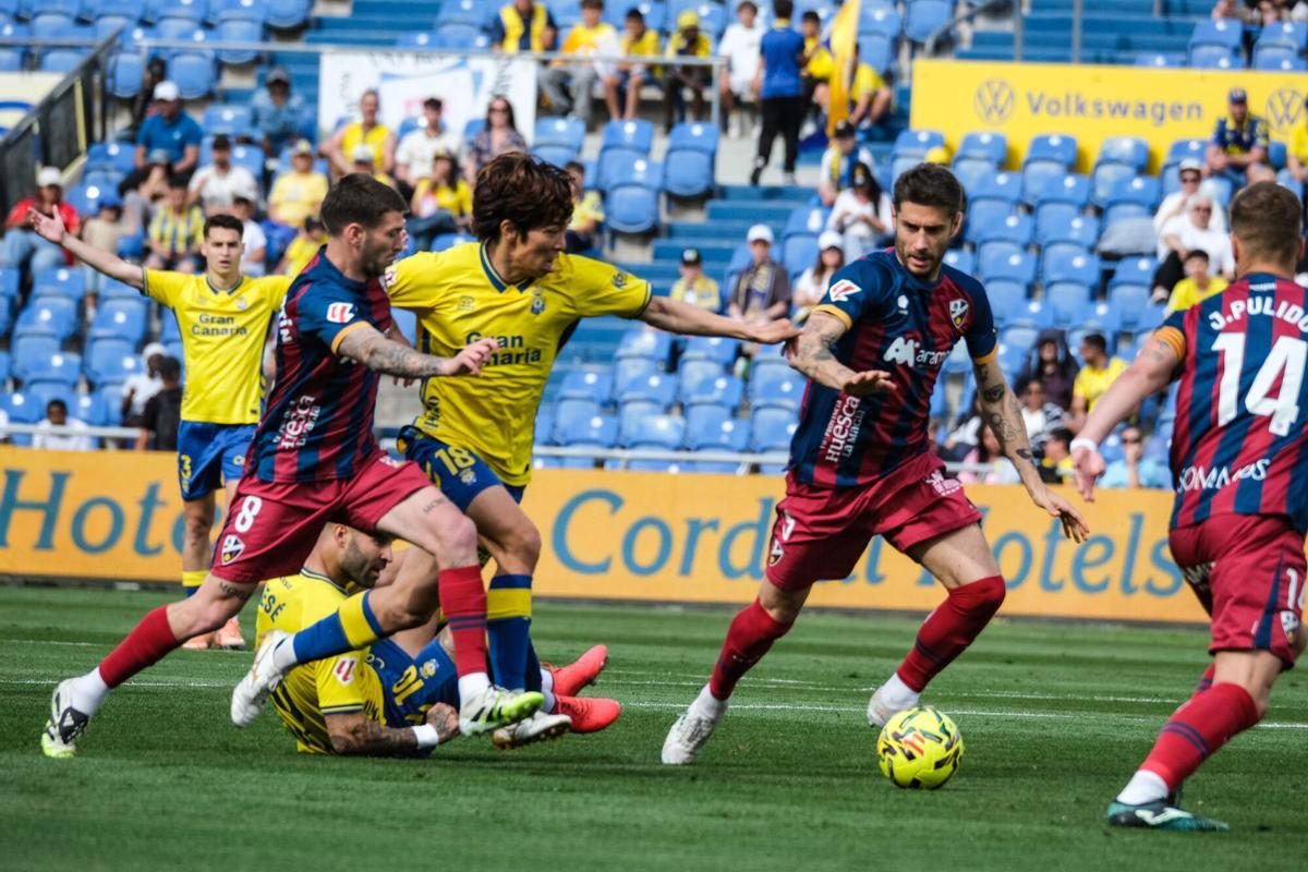 UD Las Palmas-Huesca | 05/04/2026  | 05/04/2026 | Fotógrafo: José Carlos Guerra