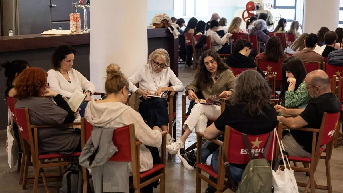 Vermut y libros: Fiesta de la Lectura en la Antiga Fàbrica Damm de Barcelona