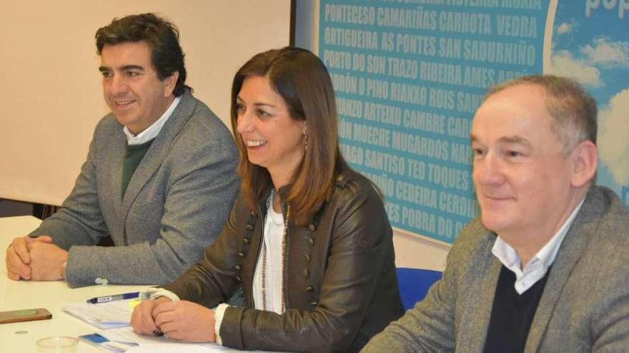 Tristana Moraleja, ayer en la rueda de prensa en la sede del PP en A Coruña.