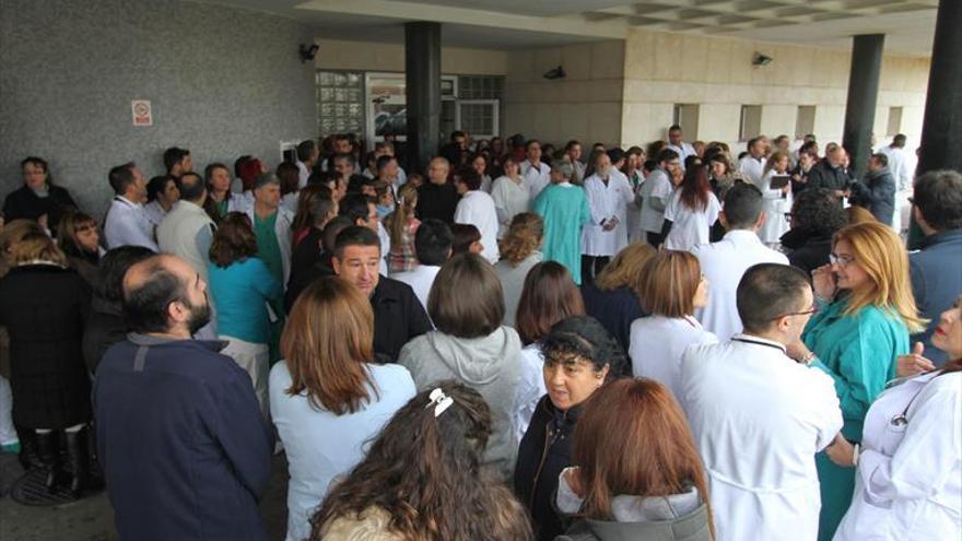 Buscan a los encapuchados que asaltaron el hospital de La Línea