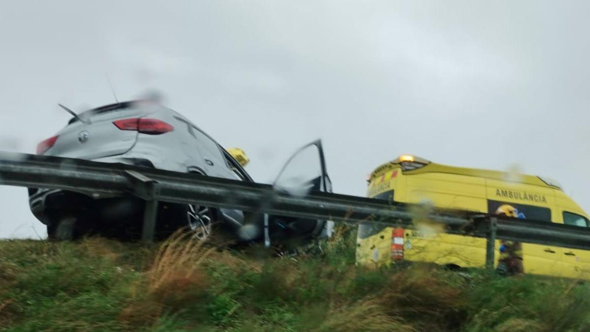 Imatge de l'accident mortal a l'N-II a l'altura del Far d'Empordà.