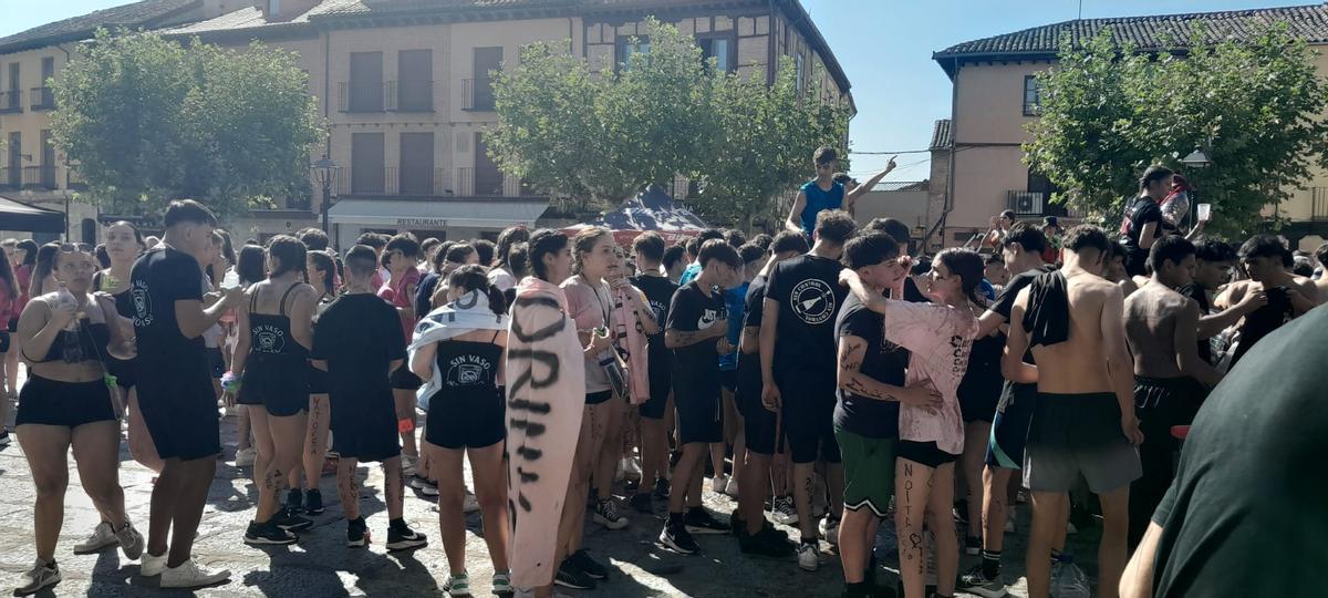 La concentración de peñas y la mojada dan inicio a las Fiestas de San Agutín en Toro La concentración de peñas y la mojada dan inicio a las Fiestas de San Agutín en Toro