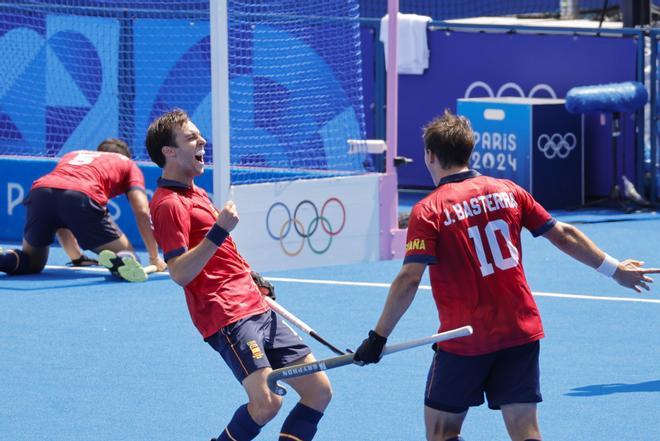 Jugadores de la selección española celebran durante el partido de cuartos de final entre Bélgica y España celebrado en el marco de los Juegos Olímpicos de París 2024 en Colombes, Francia