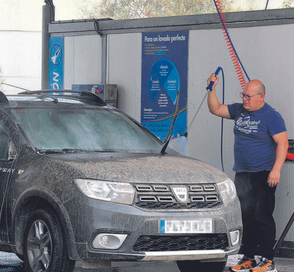 In einer Waschanlage.  | FOTO: VICENS