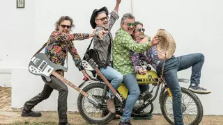 Entrevista | Pepe Begines, cantante: "Nosotros hemos desvirgado pueblos a nivel de conciertos, nos miraban como si vieran un ovni"
