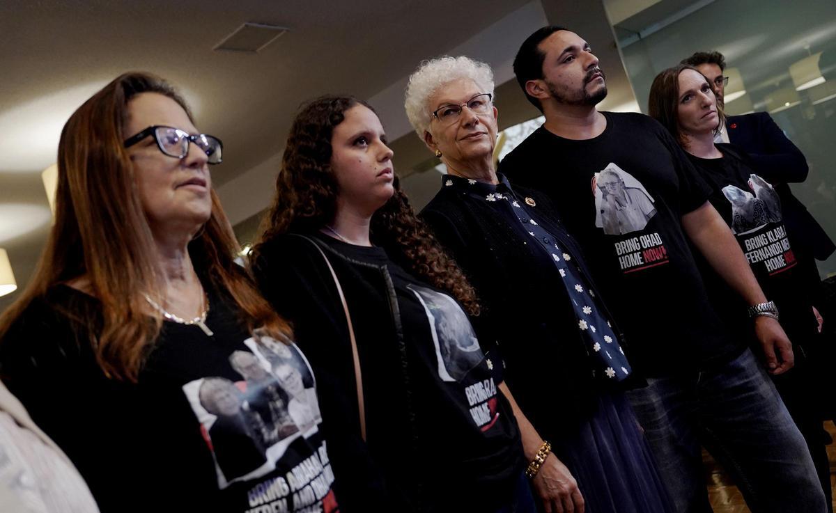 La embajadora de Israel, Rodica Radian-Gordon, dirige unas palabras.