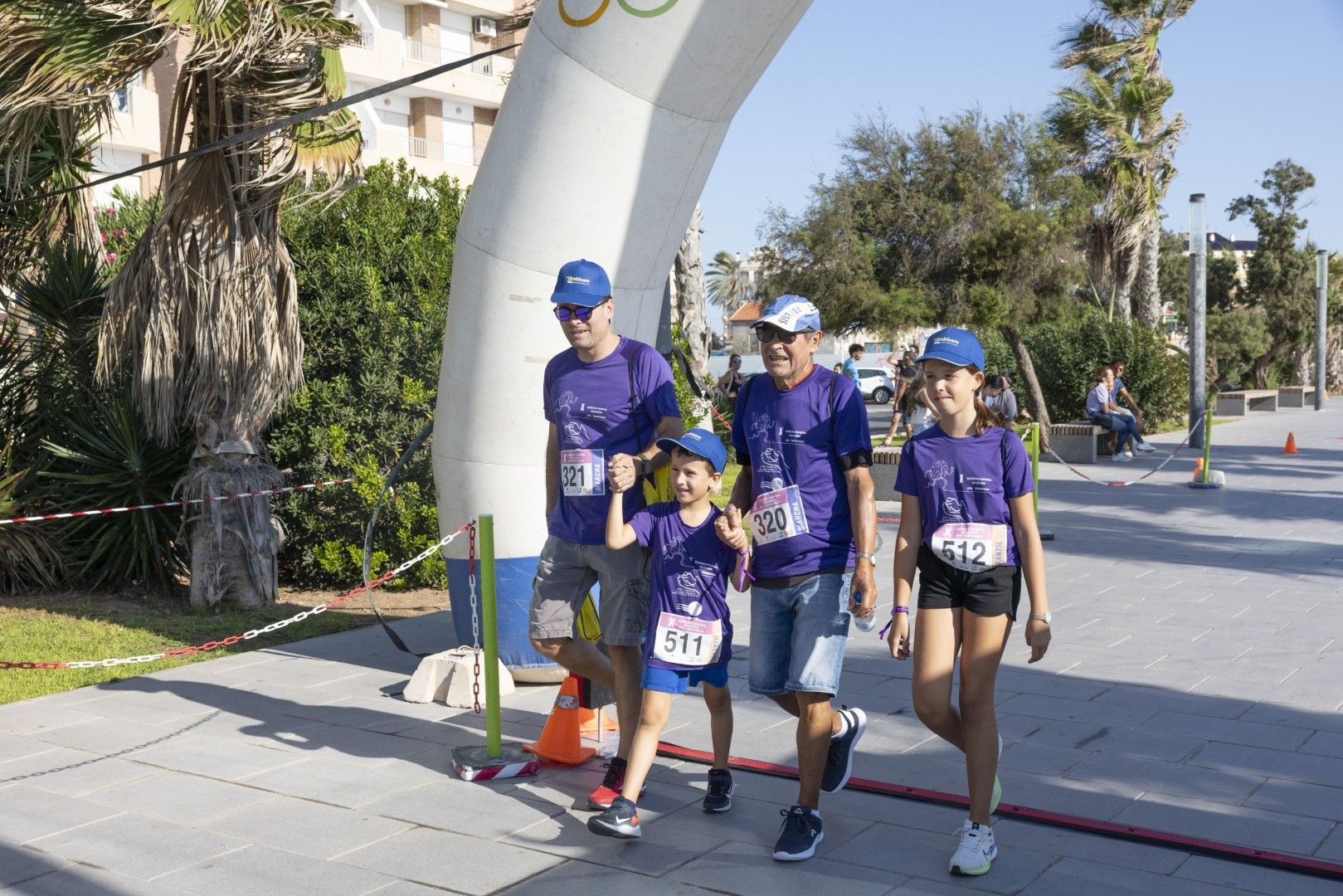 Así fue en imágenes una nueva edición de la carrera solidaria de AFA Torrevieja