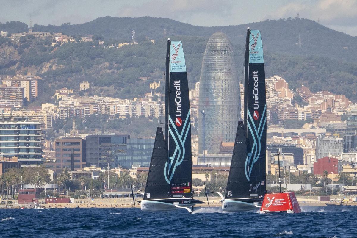 Barcelona 26/09/2024 Copa América de Vela America’s Cup. El Luna Rossa Prada Pirelli se corona campeón de la Unicredit Youth America's Cup en la regata disputada contra el equipo americano American Magic NYYC Fotografia de Ferran Nadeu