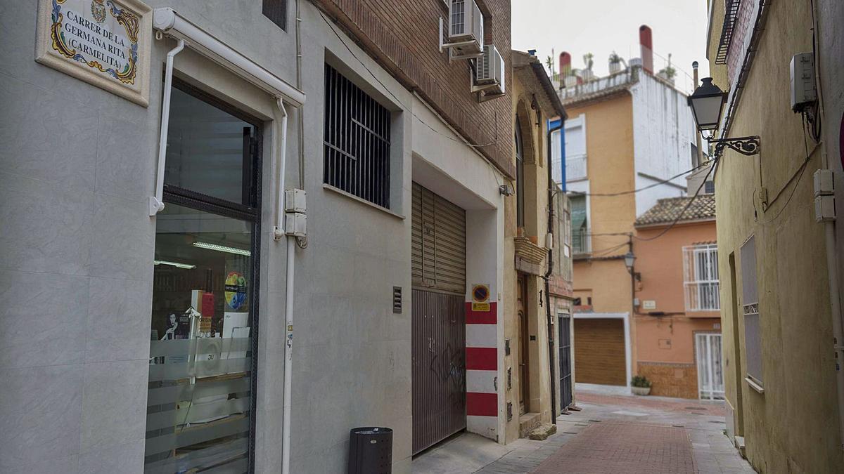 Calle dedicada a la carmelita Germana Rita, en el Centre Històric de Gandia. | DANI MONLLOR