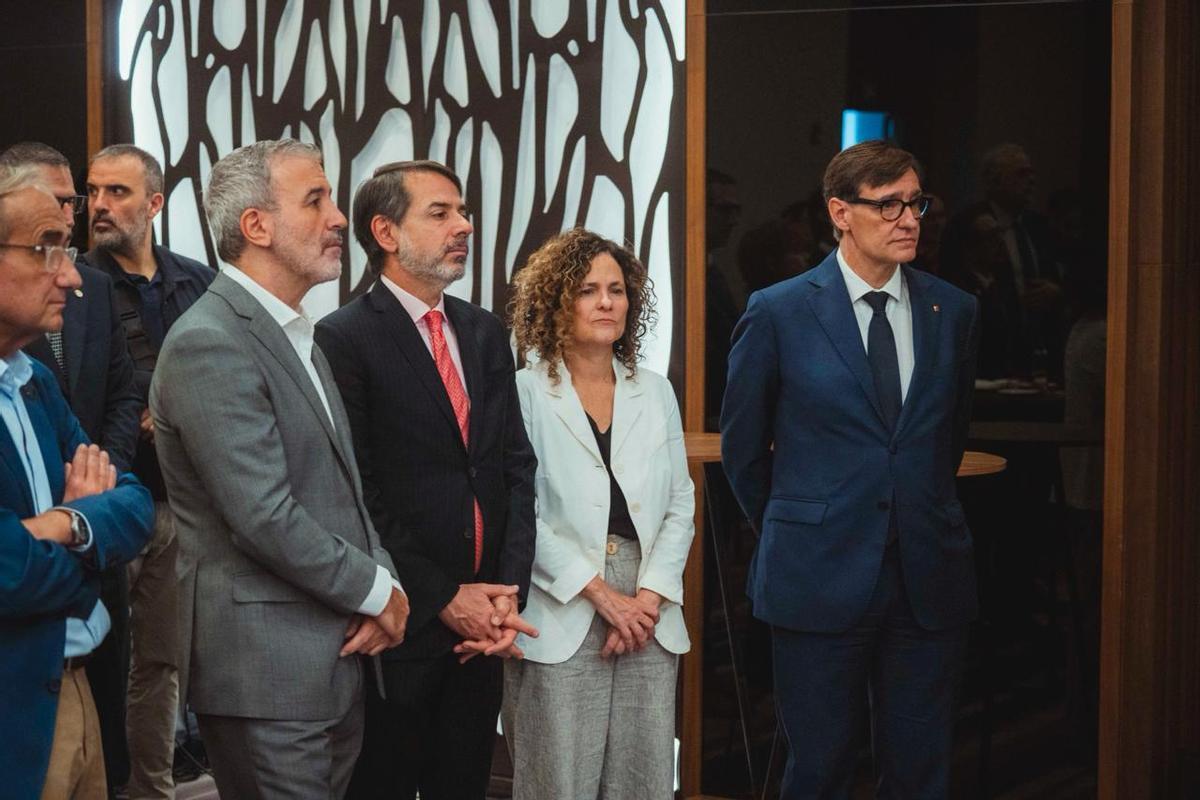 El alcalde de Barcelona, Jaume Collboni el embajador español de México, Juan Duarte Cuadrado, la consellera de Cultura, Sònia Hernández y el president Salvador Illa.