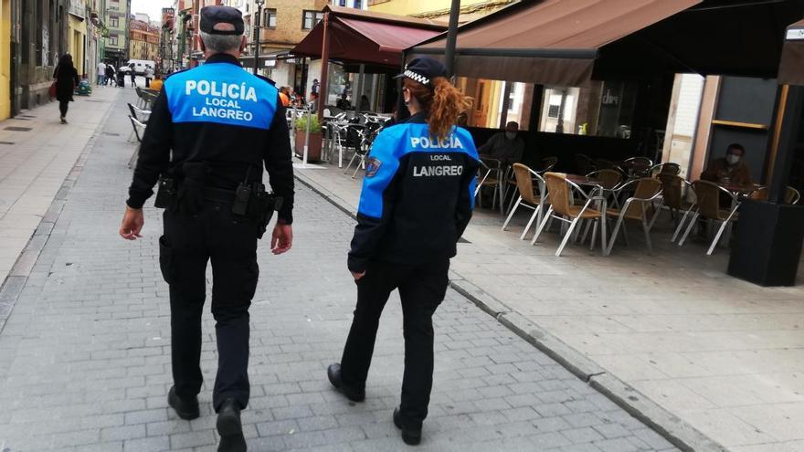 La Policía de Langreo comienza a sancionar por la alerta naranja