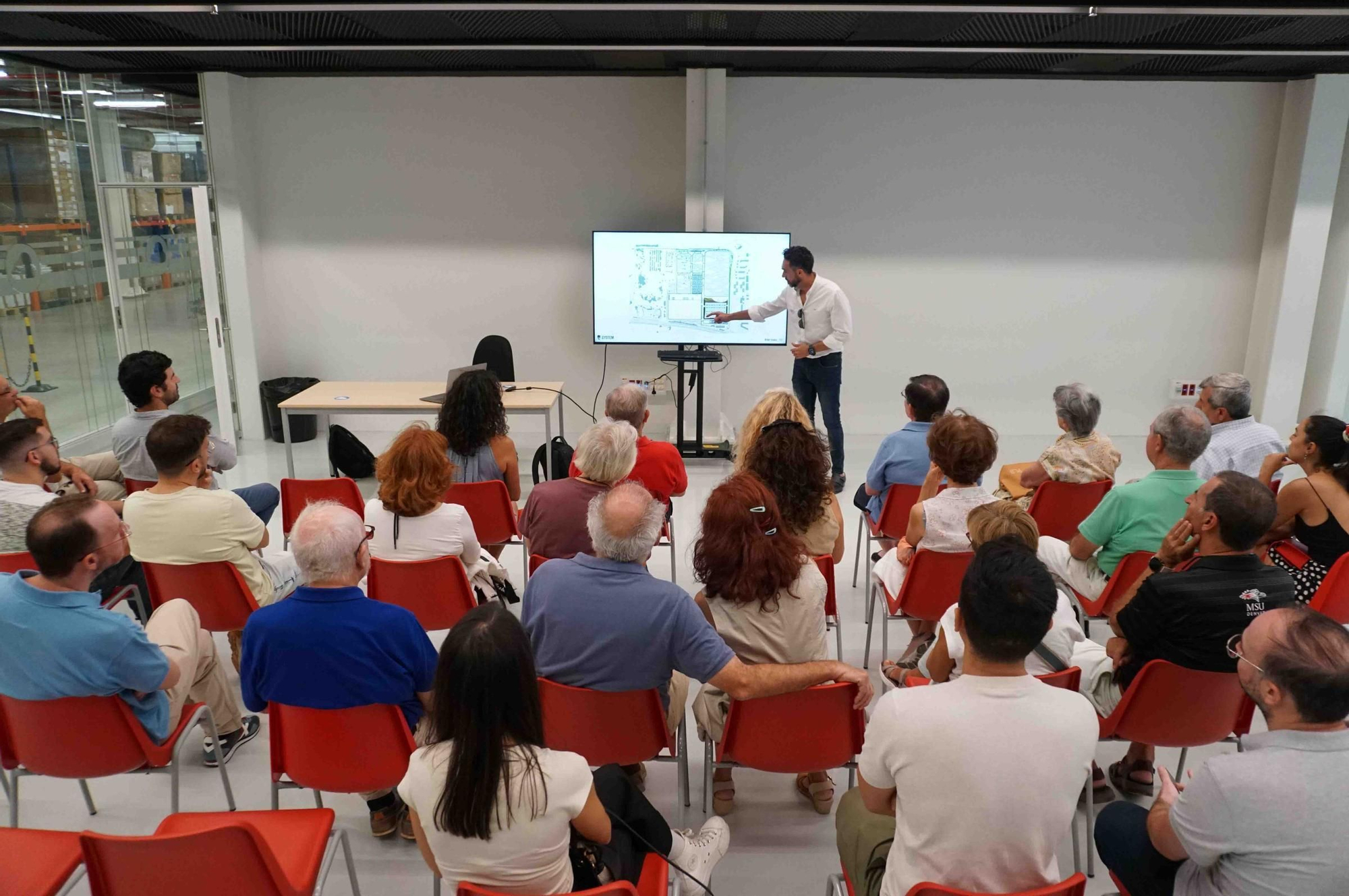 Visita a las naves de Mayoral en Intelhorce en Málaga