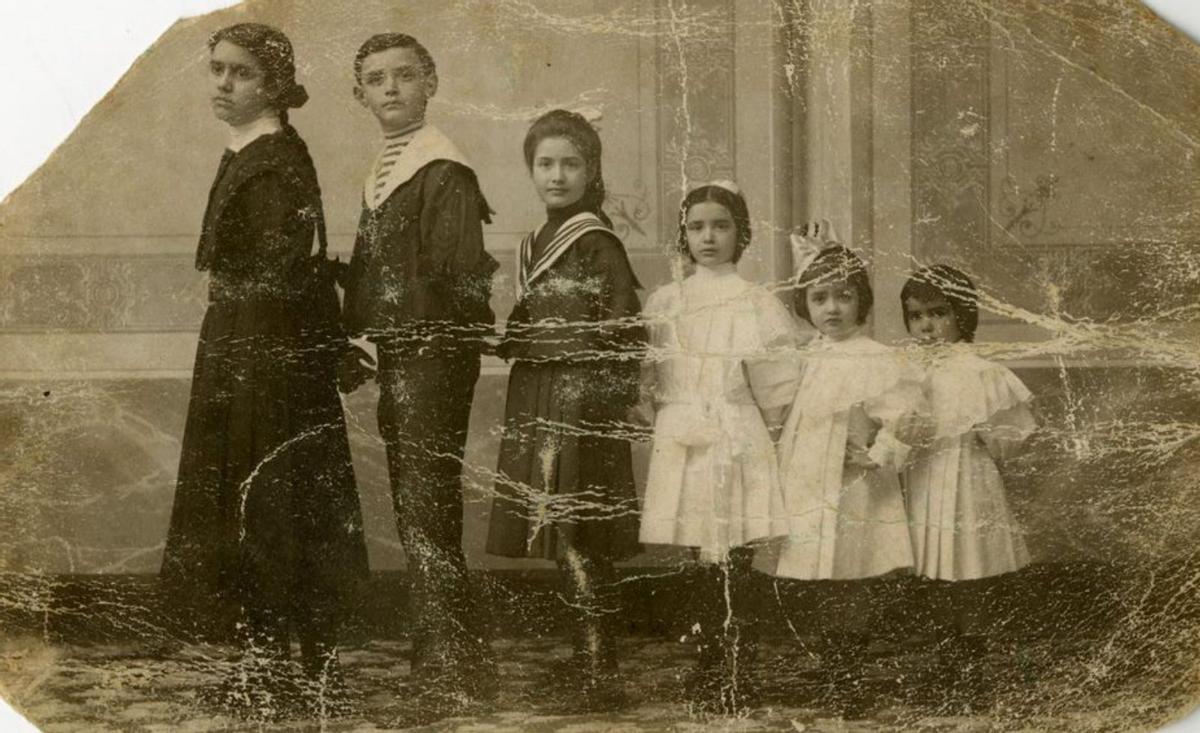 María, José, Regina, Inés, Ana María y Josefa Hervás Moncho.  | ARXIU MUNICIPAL DE DÉNIA. FAMILIA DE MARÍA HERVÁS.