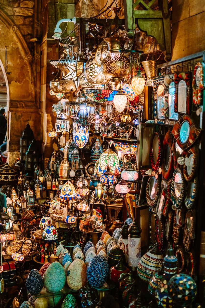 Los colores iluminan klas calles del Bazar.