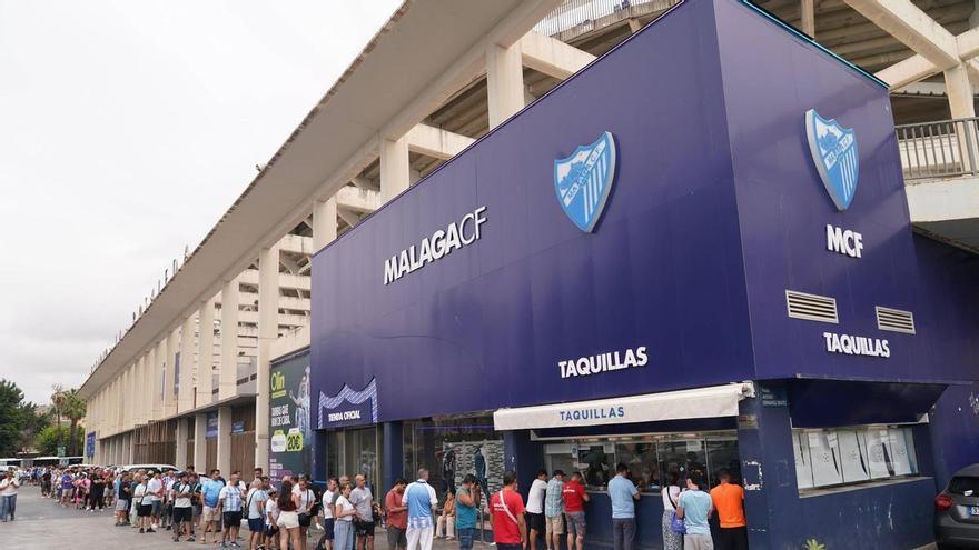 El Málaga CF supera los 25.800 abonados y roza el pleno de renovaciones