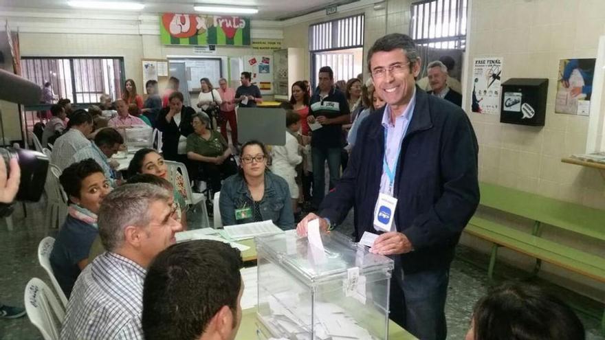 Arriba, Fernando Fernández, alcalde de Coín. Abajo, Joaquín Villanova, alcalde de Alhaurín de la Torre.