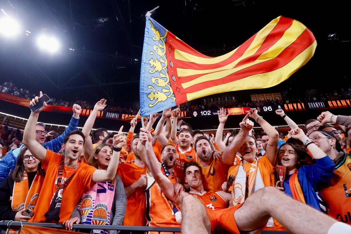Todas las fotos del Valencia Basket - Olimpia Milano en el Roig Arena
