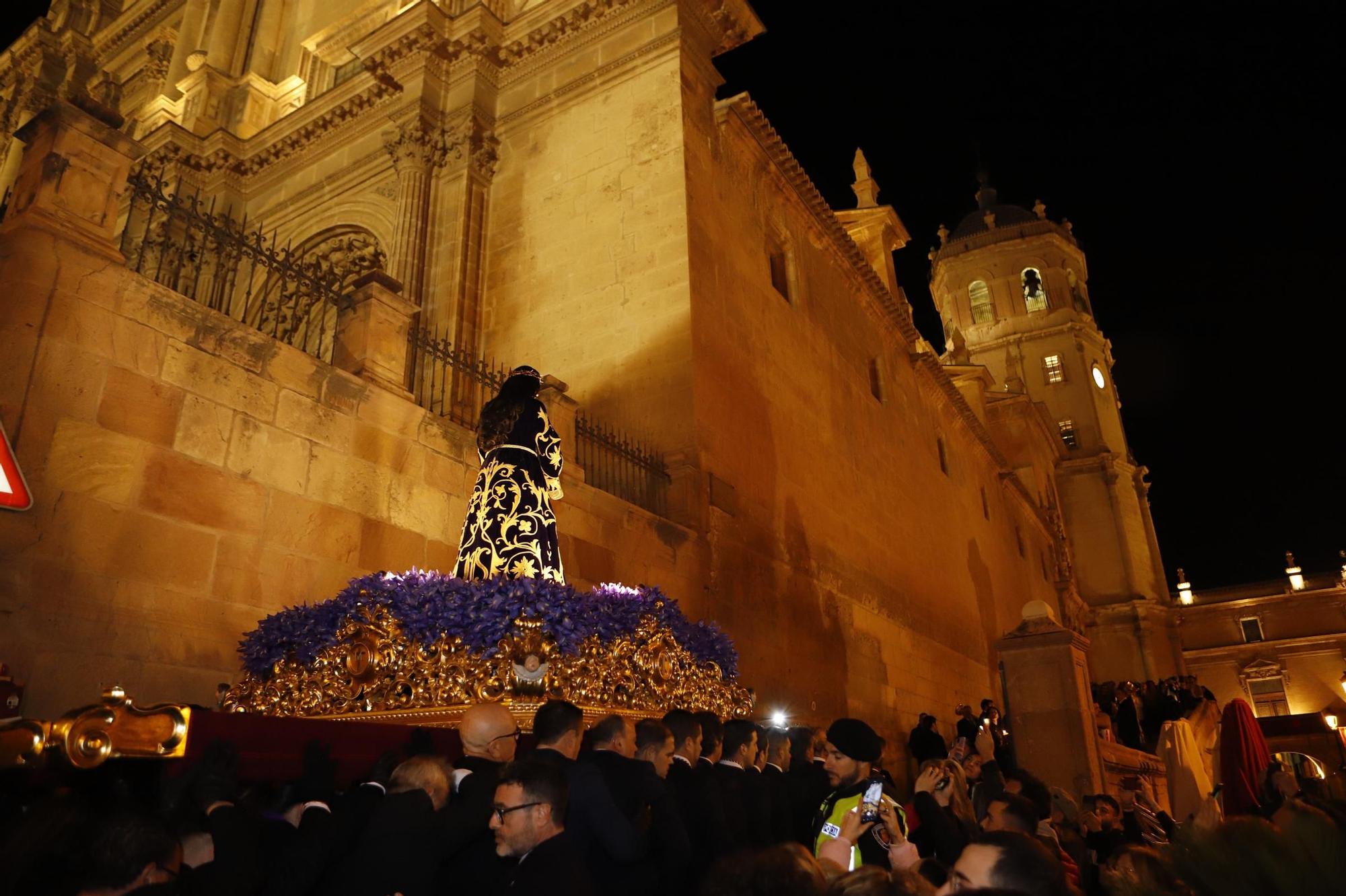 Las mejores imágenes de la salida extraordinaria del Cristo del Rescate de Lorca