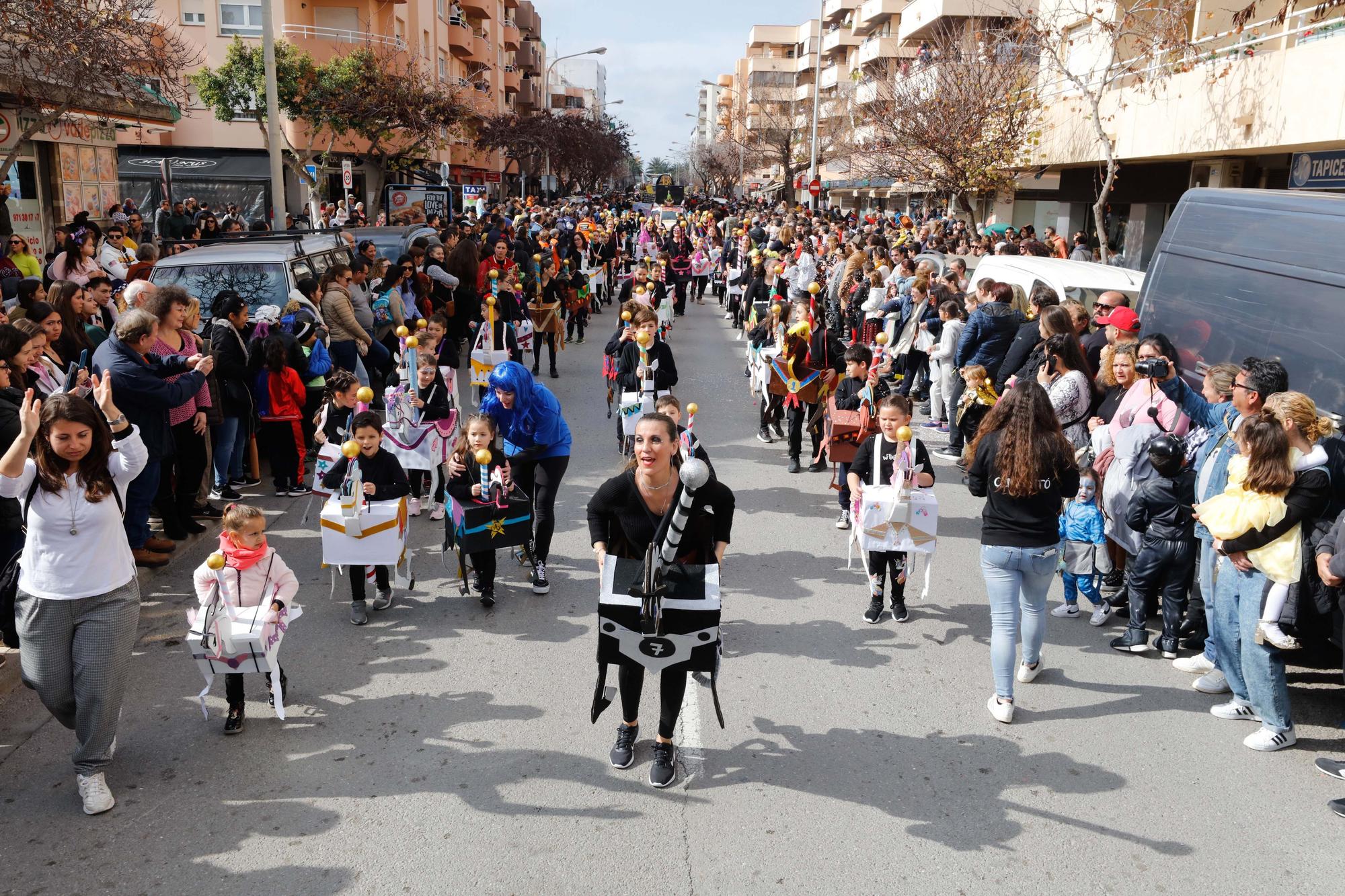 Todas las imágenes de la rúa del Carnaval de Ibiza 2023