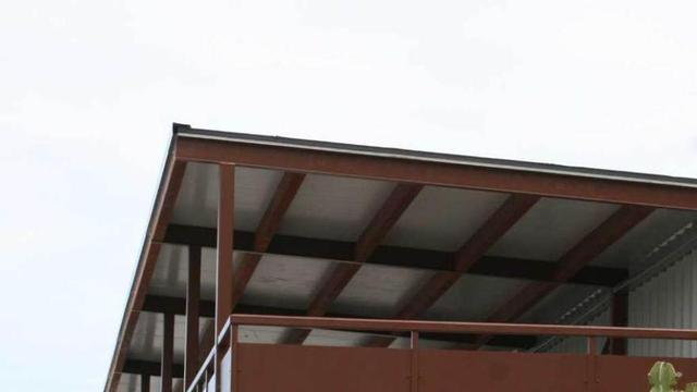 La terraza, en pleno puerto de Castropol.