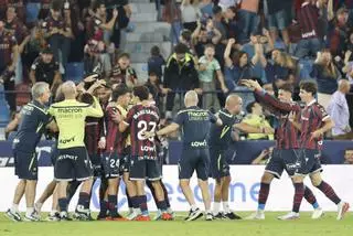 Levante y Sevilla empatan en un final de locura