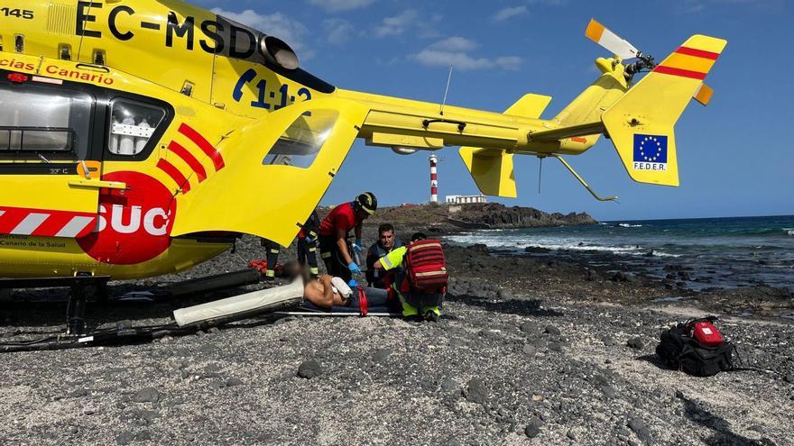 Buscan al piloto de la embarcación que dejó grave a un bañista en Tenerife