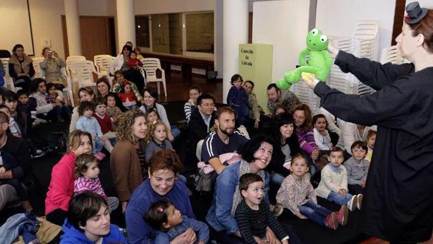 Pérez Ares recibe a padres de infantil del Pérez Viondi