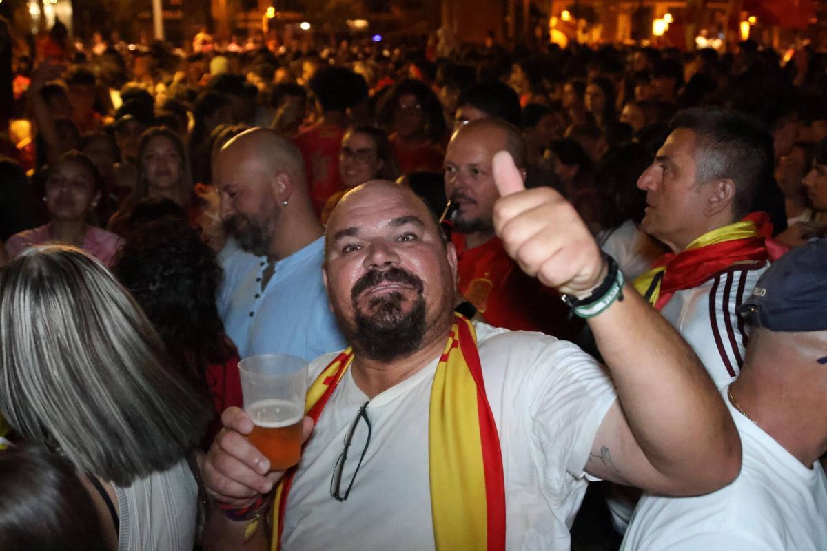 Celebración en la Fuente de La Marina España campeona del Mundial 2026 Celebración en la Fuente de La Marina España campeona del Mundial 2026