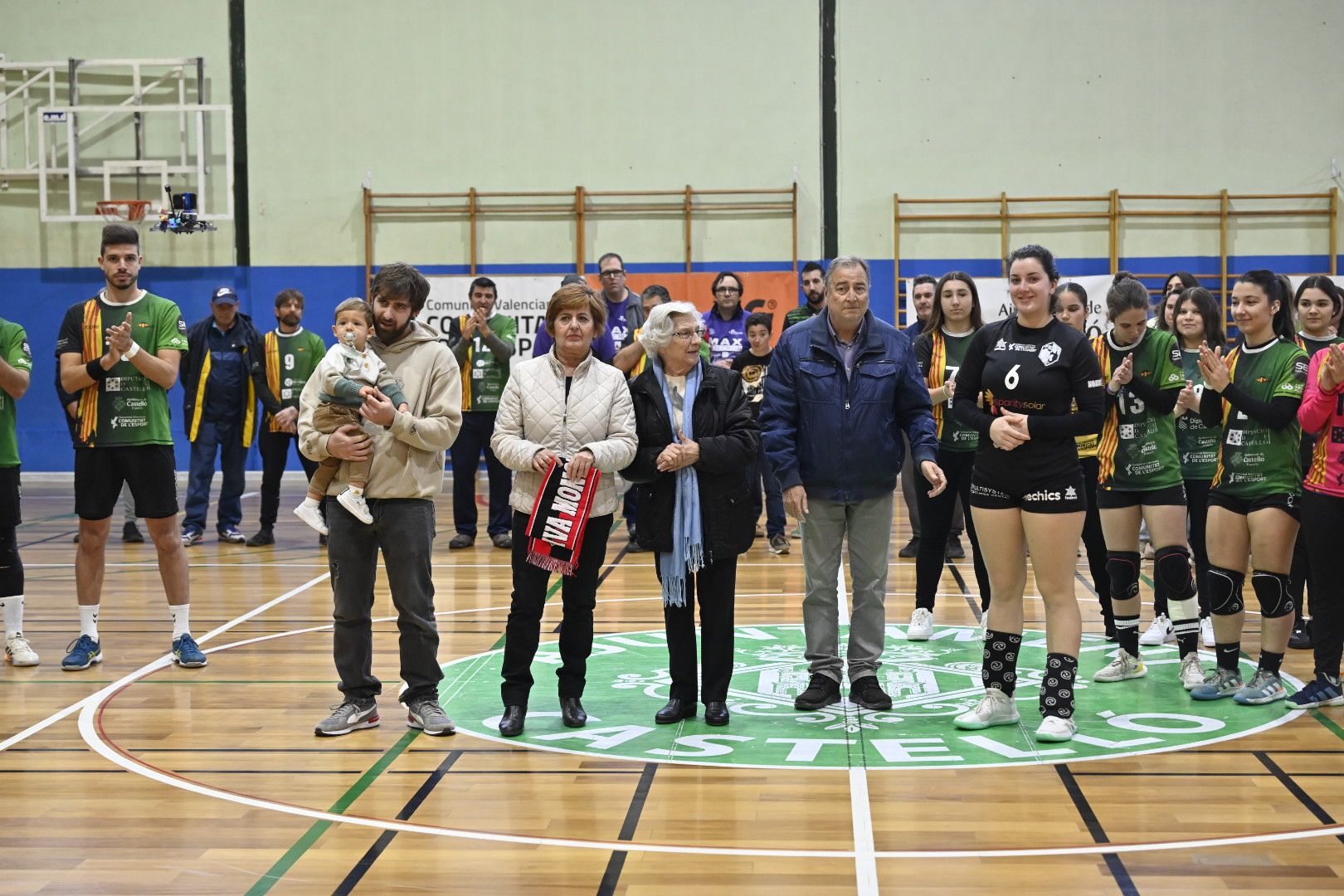 Merecido homenaje en Castelló: El mundo del balonmano rinde tributo a Rafael Martí