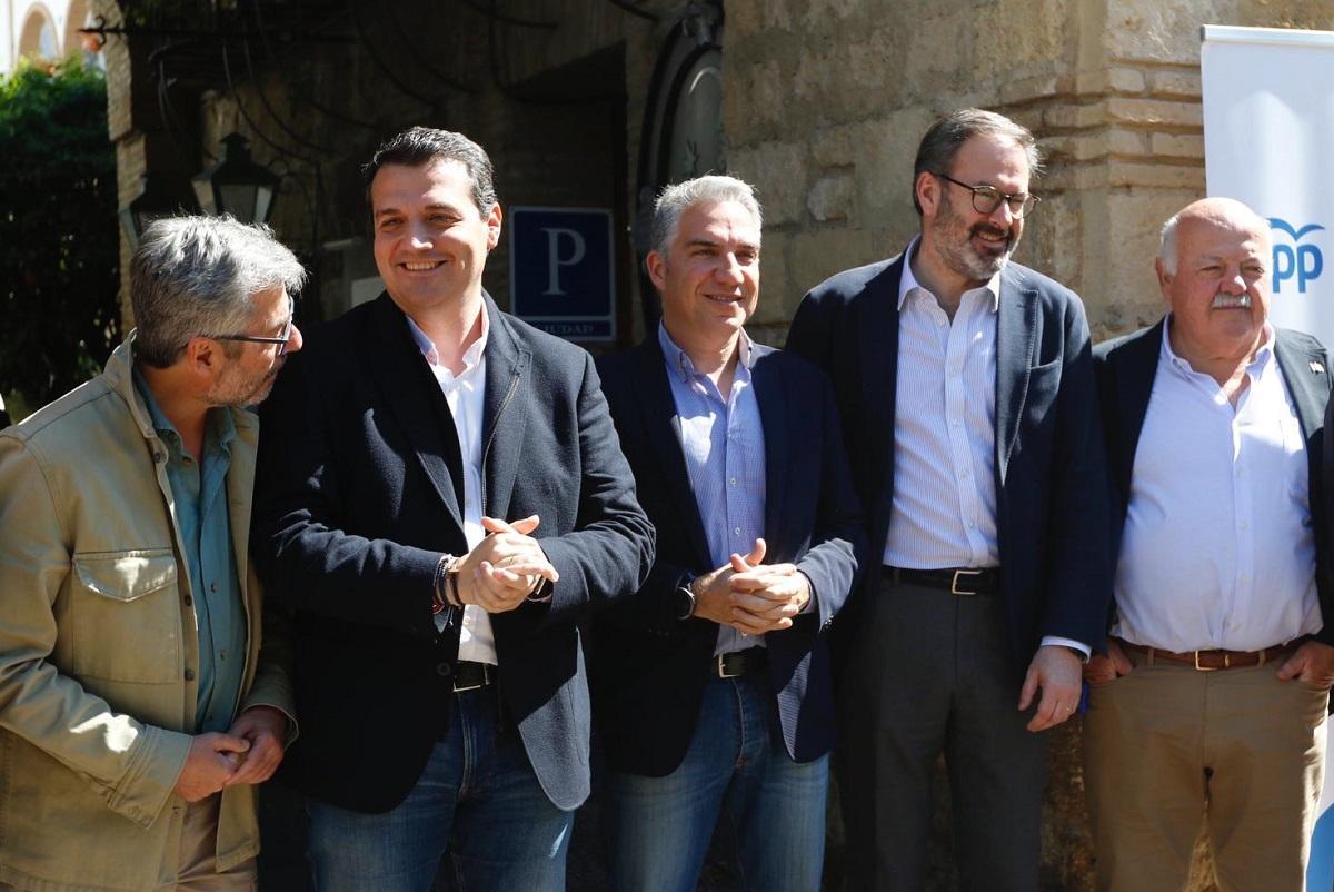 Los dirigentes populares Torrico, Bellido, Bendodo, Molina, y Aguirre, durante el acto del partido celebrado en Córdoba.