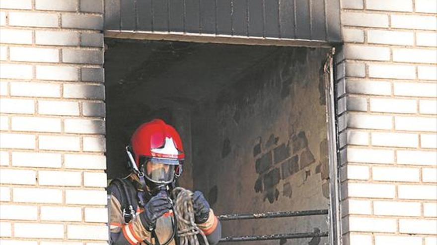 Un incendio destapa un cadáver en Castellón