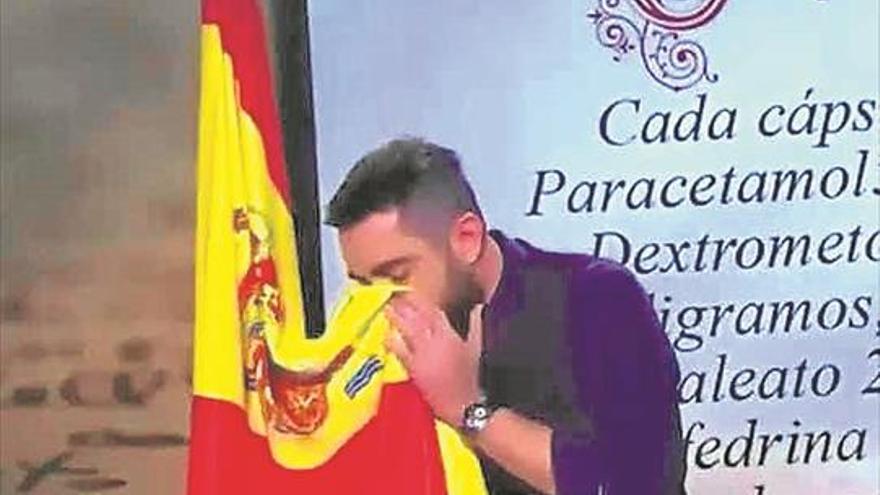 Un juez imputa a Dani Mateo por sonarse con la bandera española