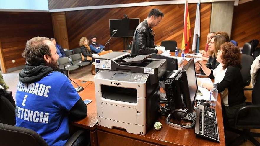 Votación de los funcionarios de Justicia en una sala de vistas, durante la huelga.