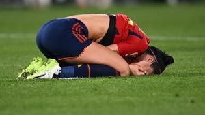 Jenni Hermoso se arrodilla en el Estadio de Sídney, durante la final del Mundial femenino de fútbol. 