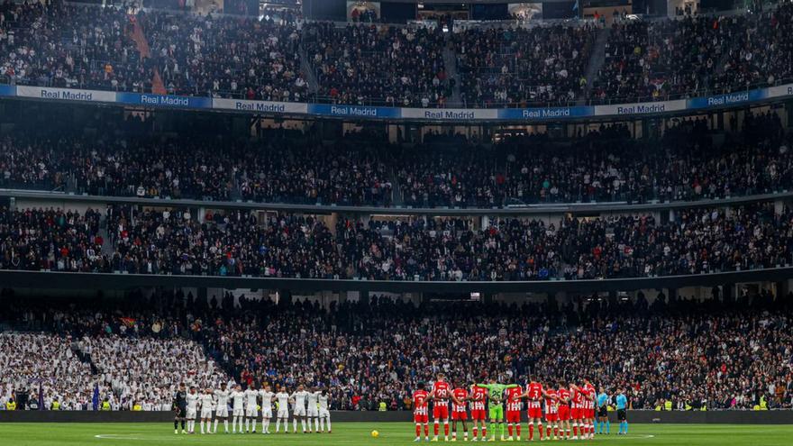 El Betis va mostrar la bandera de la Comunitat Valenciana durant el minut de silenci.