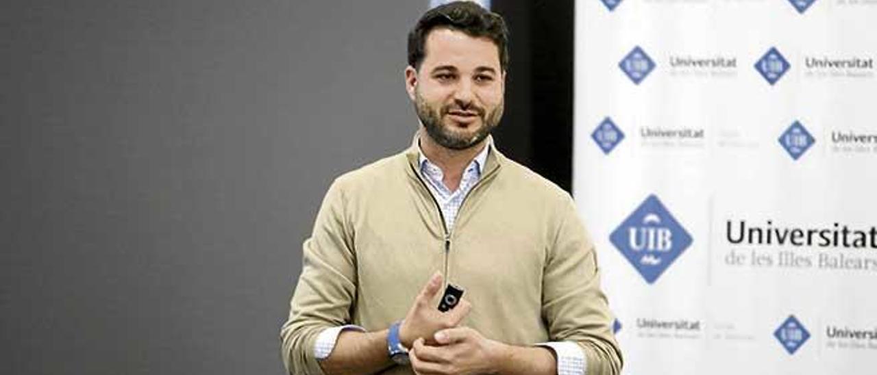 Omar Beidas, de la conselleria de Agricultura, Medio Ambiente y Pesca, en el seminario del INEGEA.