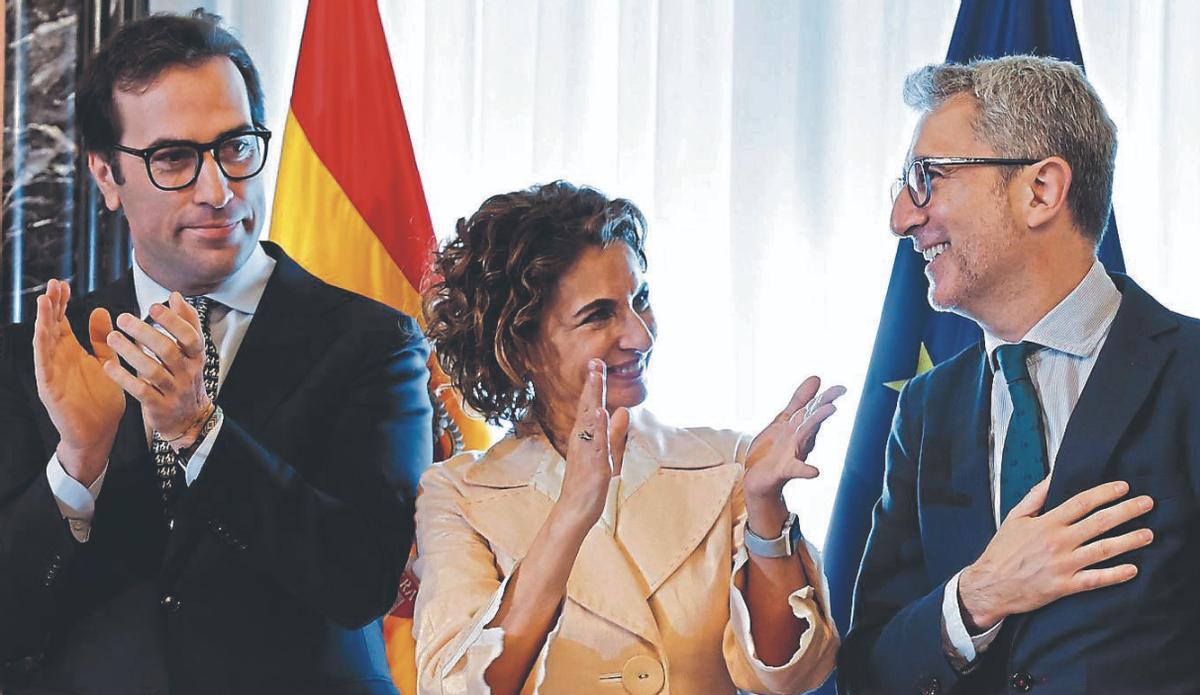 Carlos Cuerpo, María Jesús Montero y Arcadi España, responsables de Economía y Hacienda.