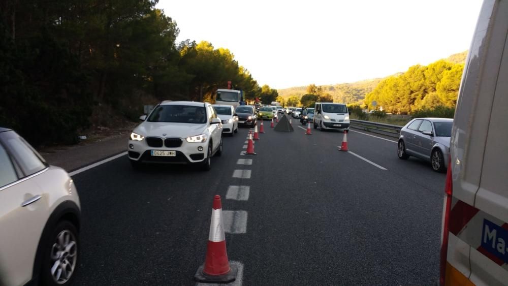 Un accidente colapsa la autopista de Palmanova