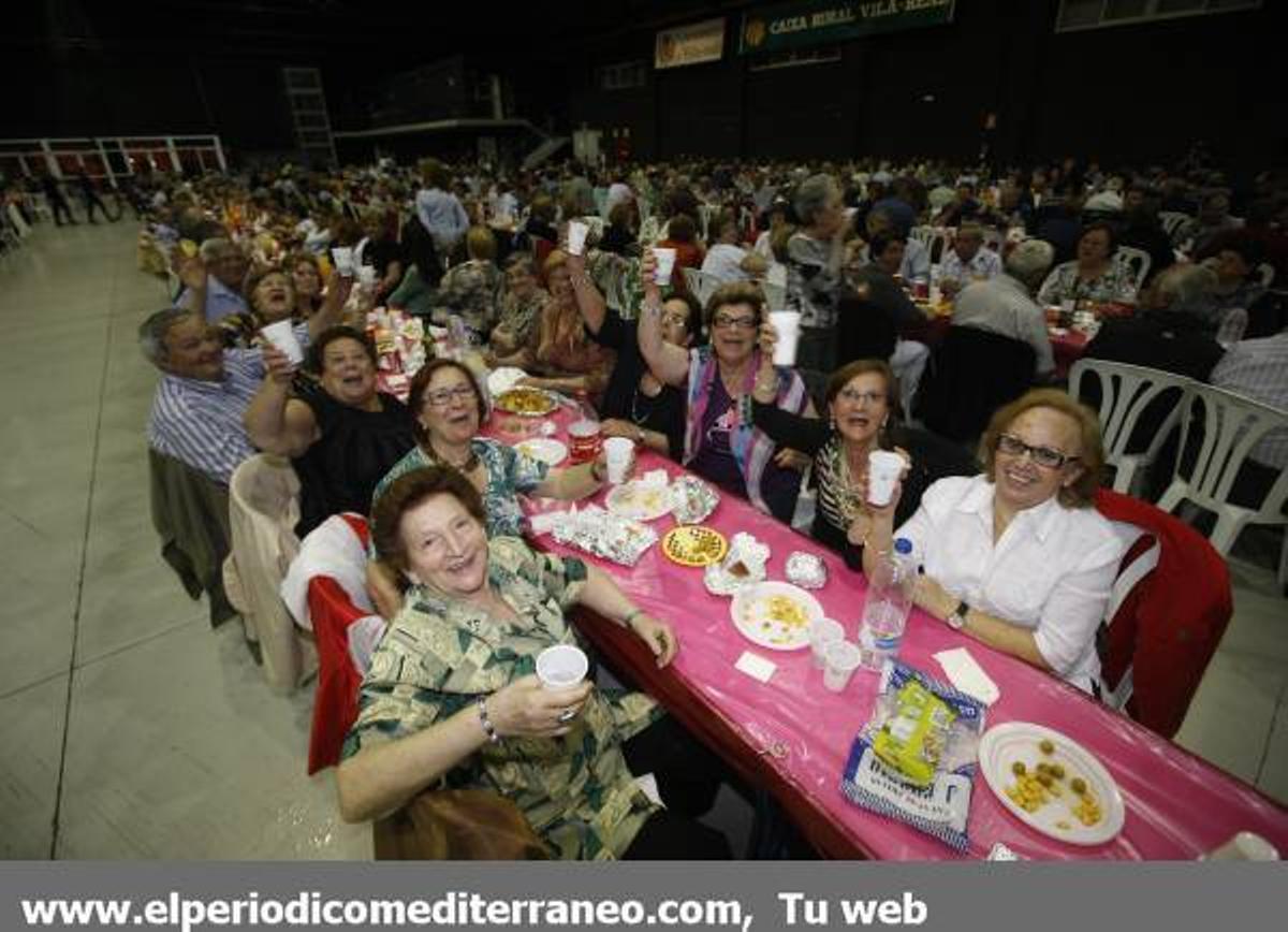 GALERÍA DE FOTOS - Cena de hermandad en las fiestas de Vila-real