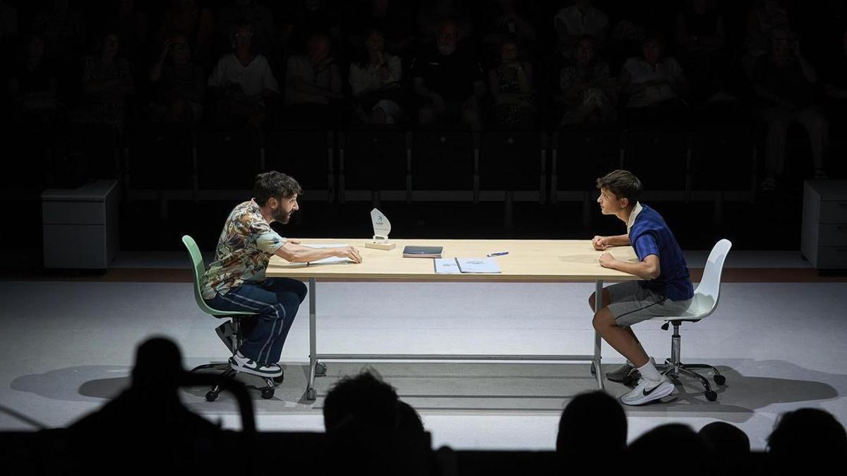 Dafnis Balduz y Max Vilarrasa en 'Primera llei de Newton'.