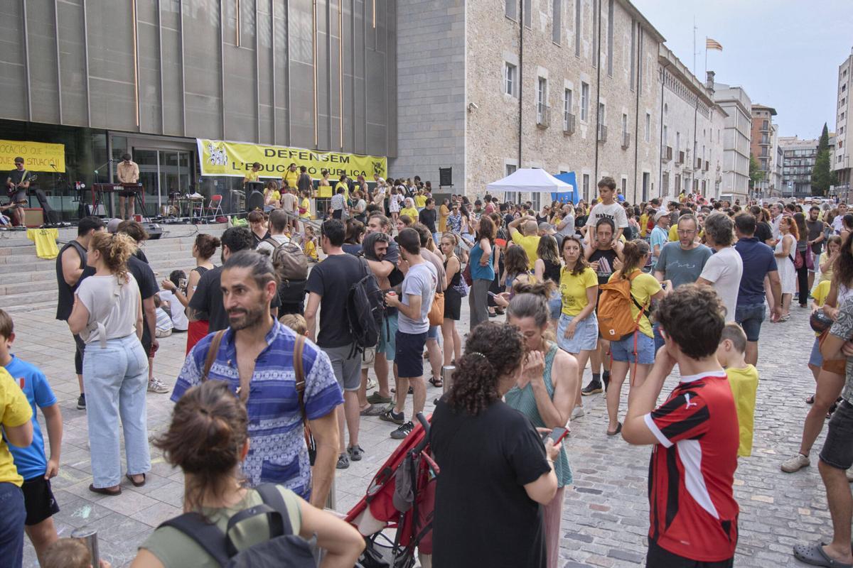 Més de 300 docents fan «les últimes colònies» a Girona contra el preacord d’Educació