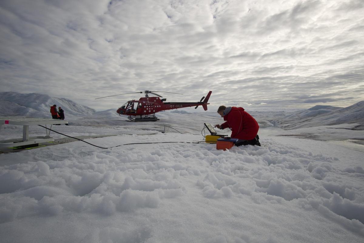Equipos de investigación en el glaciar