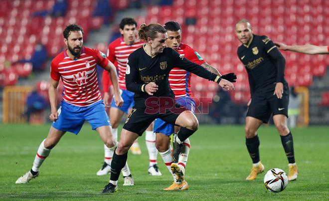 Antoine Griezmann durante el partido de cuartos de final de la Copa del Rey entre el Granada y el FC Barcelona disputado en el Nuevo los Cármenes