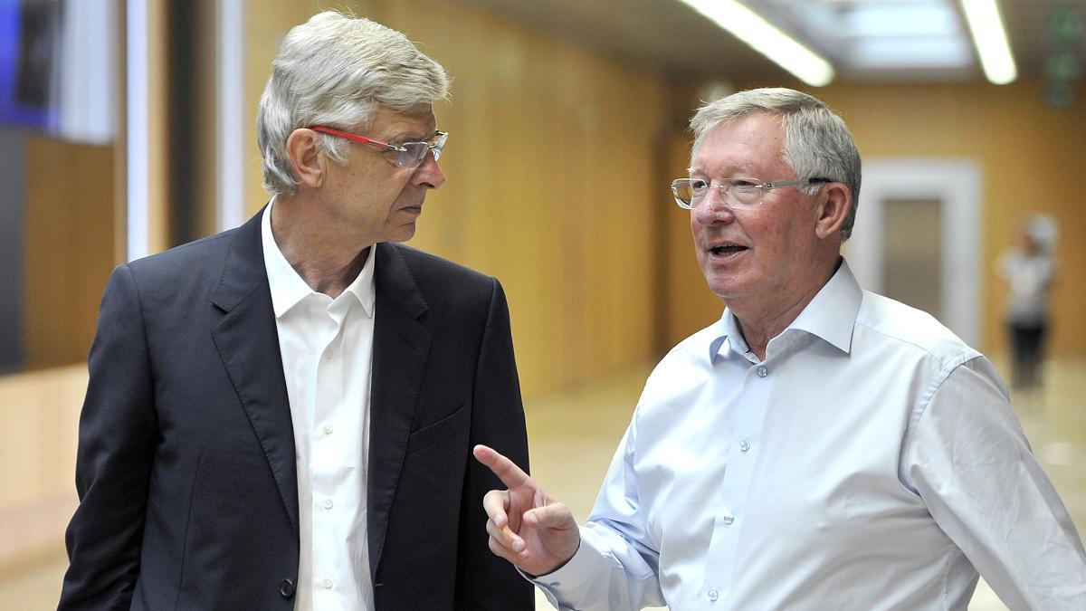 Arsène Wenger y Alex Ferguson, durante el Foro de Entrenadores de Clubes de Élite de la UEFA en 2015